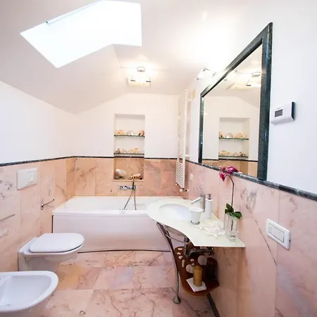 Dimora La Rosa Luxury House *